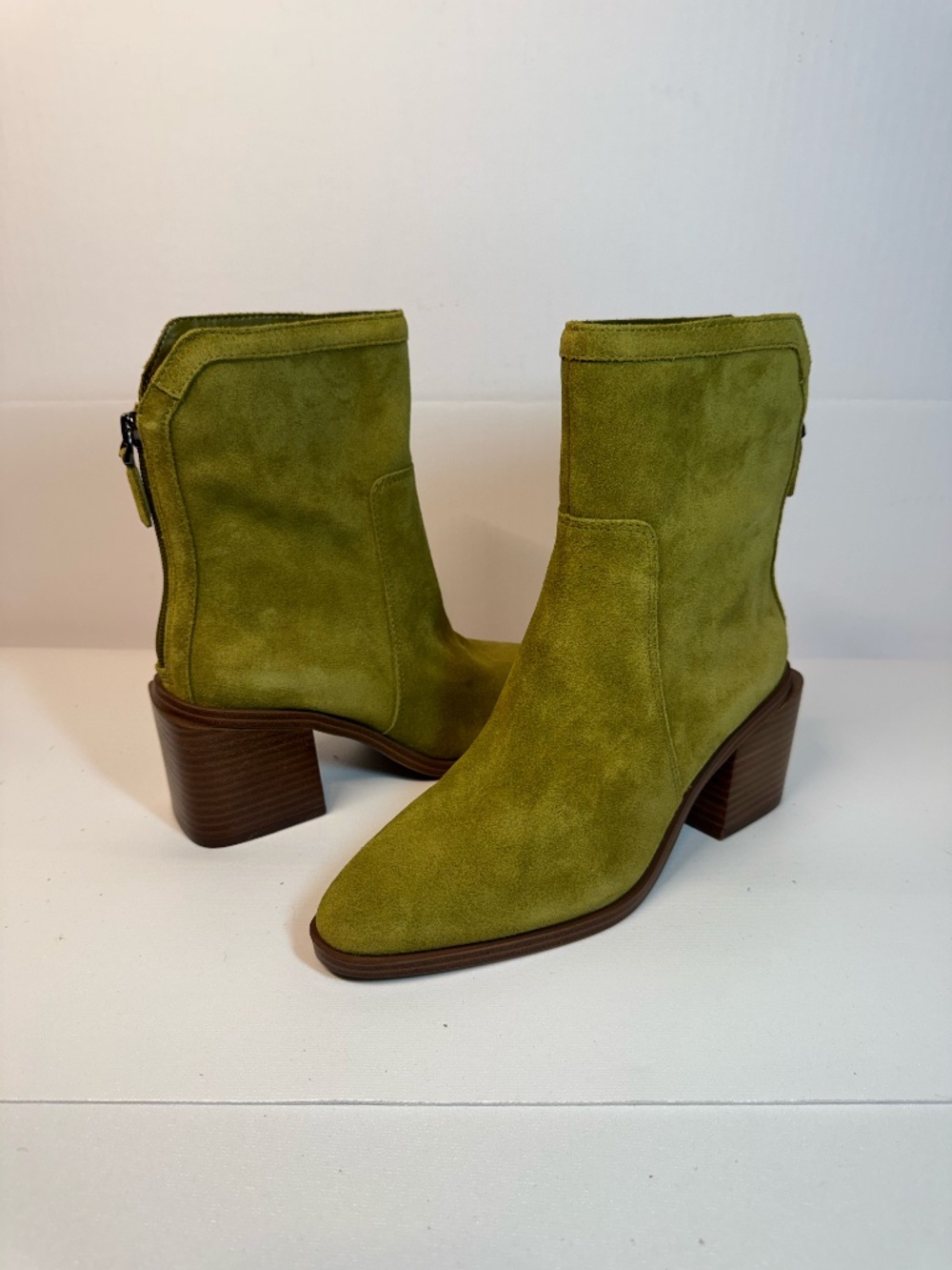 Vince Camuto Green Suede Western Ankle Boots Booties Size 6